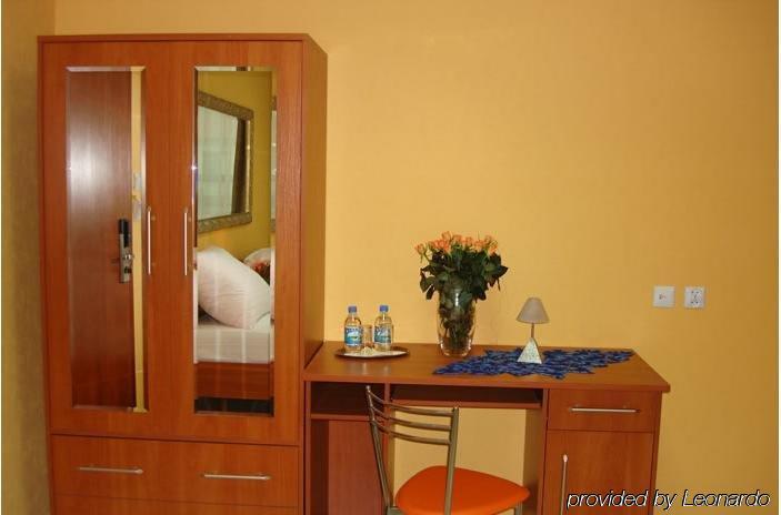 Hotel I Restauracja W Luboniu Room photo